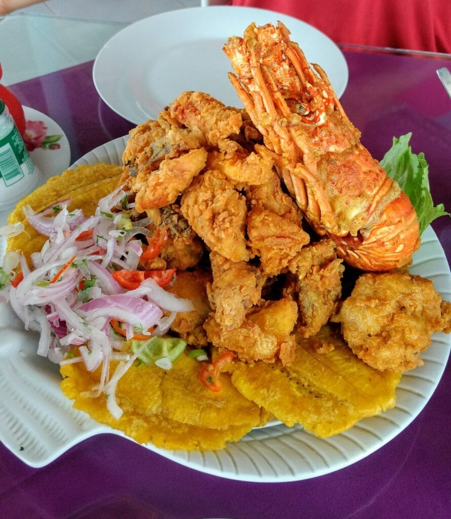 Chicharrón de Pescado: Il Croccante Gusto del Perù